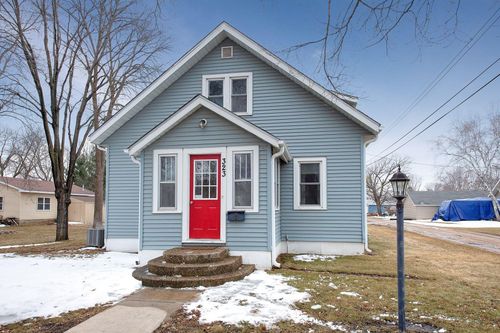 323 E Prairie Street, Belle Plaine, MN, 56011 | Card Image