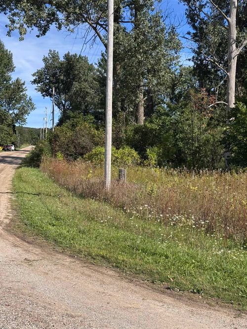 01 S 1 Rd, Mesick, MI, 49668 | Card Image