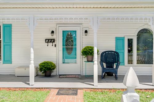 102 W Church St, Benson, NC, 27504-1330 | Card Image