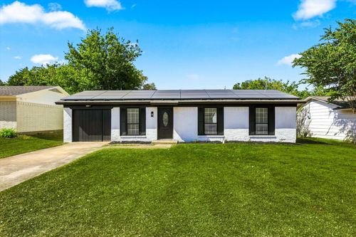 865 Stanford Dr, Lancaster, TX, 75134-2413 | Card Image