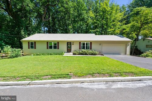 2531 Tulip Ln, FEASTERVILLE TREVOSE, PA, 19053-3227 | Card Image