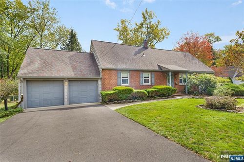 342 Park Ave, Midland Park, NJ, 07432-1015 | Card Image