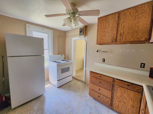 Kitchen | Image 10