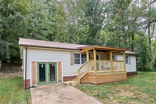 5018 Elmhaven Cir, Cross Lanes, WV, 25313-1846 | Card Image