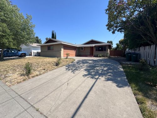842 W Los Felis Avenue, Stockton, CA, 95210 | Card Image