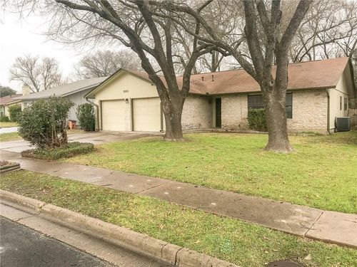 10511 Robinwood Cir, Austin, TX, 78758-5012 | Card Image