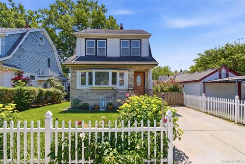 22412 92nd Avenue, New York, NY, 11428 | Card Image