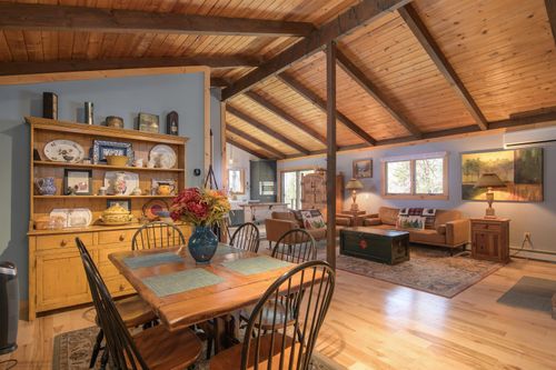 1 Bucket Ln, West Dover, VT, 05356-8926 | Card Image