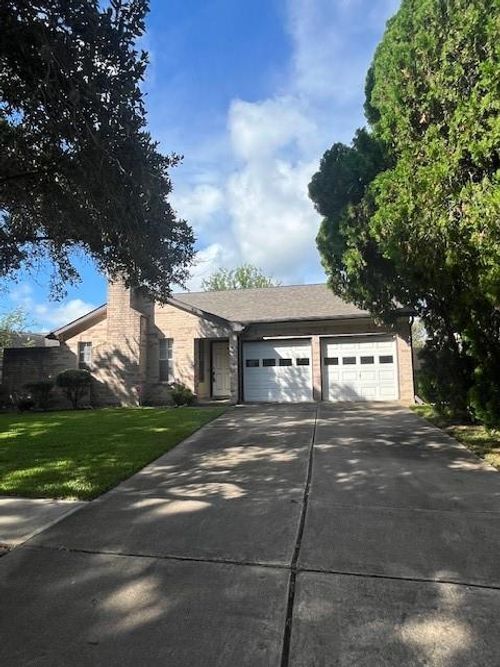 2010 Windy Meadow Dr, Sugar Land, TX, 77478-4324 | Card Image