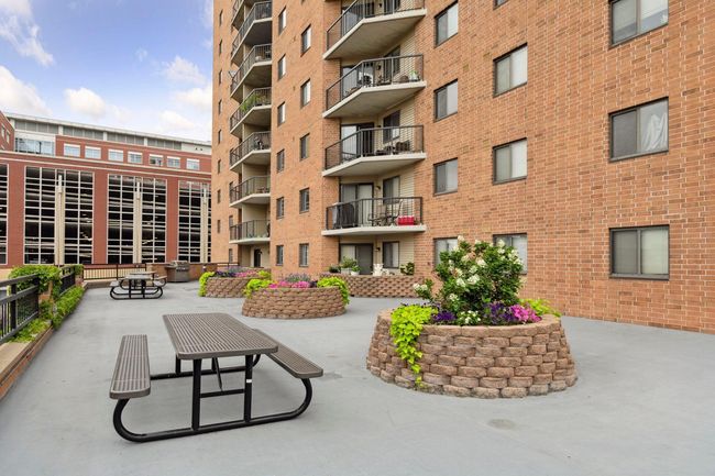 UNIT-1002 - 78 10 Th St E, Condo with 2 bedrooms, 1 bathrooms and null parking in Saint Paul MN | Image 24