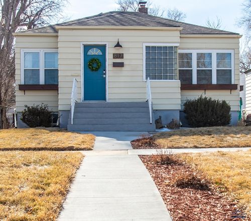 817 Fairview St, RAPID CITY, SD, 57701-4517 | Card Image