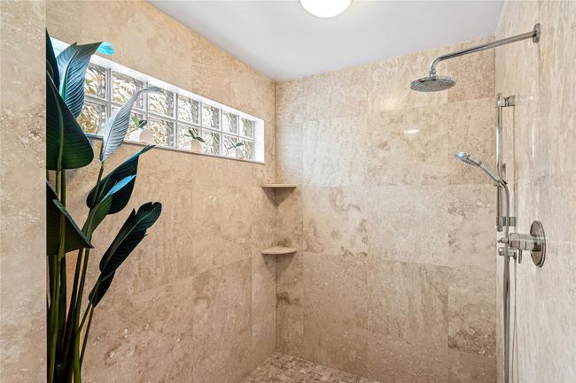 2710 Ne 47 Th St, House other with 3 bedrooms, 2 bathrooms and null parking in Lighthouse Point FL | Image 26