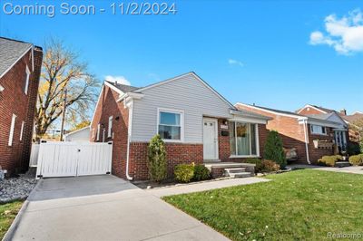 1728 Walnut Street, Home with 3 bedrooms, 2 bathrooms and null parking in Dearborn MI | Image 2