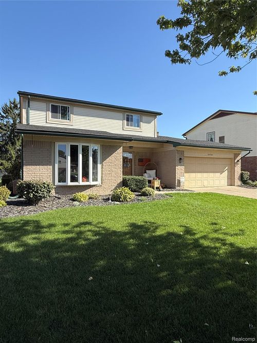 20762 Richard Ave, Brownstown Twp, MI, 48183-4800 | Card Image