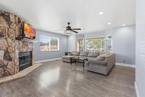 1422 Silva Avenue, Newman, CA, 95360 | Card Image