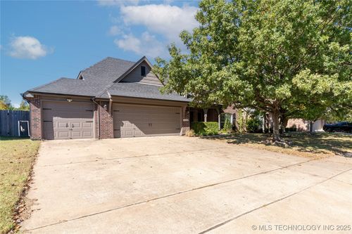 11710 Willow Pl, Jenks, OK, 74037-4359 | Card Image