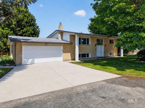 2590 S Cloverdale Rd, Boise, ID, 83709-2233 | Card Image