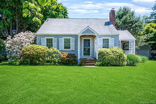 22 Lawrence St, Greenlawn, NY, 11740-1408 | Card Image