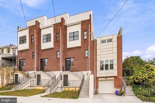 305 Fountain St, PHILADELPHIA, PA, 19128-4511 | Card Image