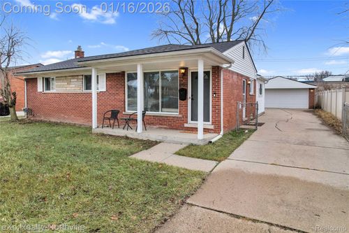 31051 Roycroft St, Livonia, MI, 48154-6204 | Card Image