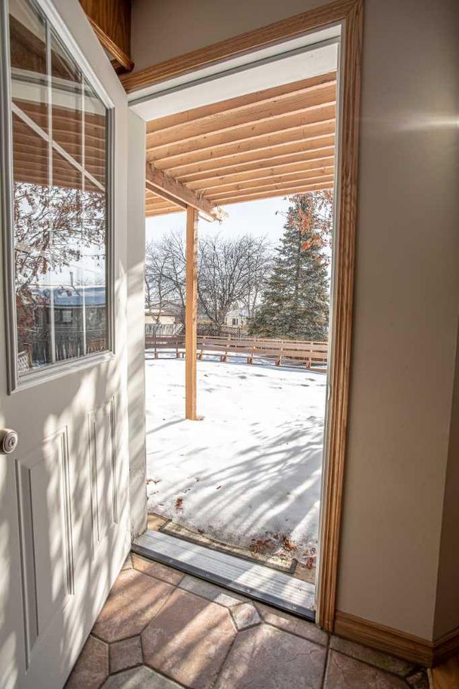 10701 104 Street, House other with 4 bedrooms, 3 bathrooms and 4 parking in High Level AB | Image 35