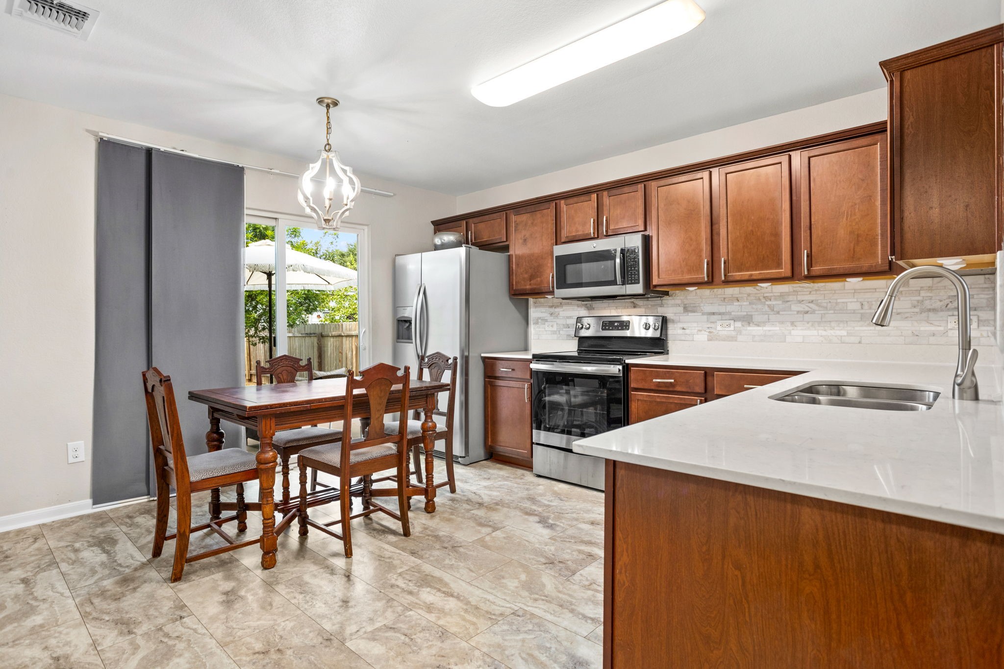 Windridge Dr, Lockhart, TX 78644
