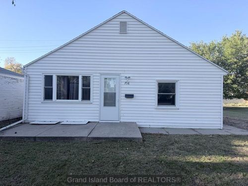 716 W 17th St, Grand Island, NE, 68801-3527 | Card Image