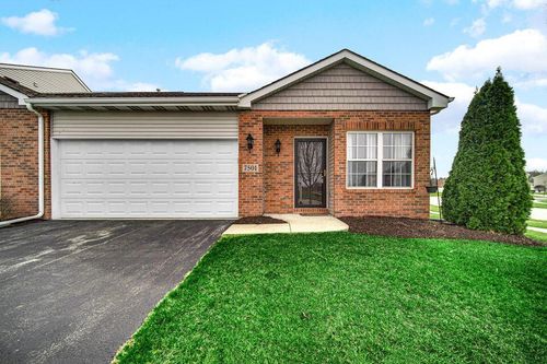 61-7501 E 111th Ln, Crown Point, IN, 46307-7211 | Card Image