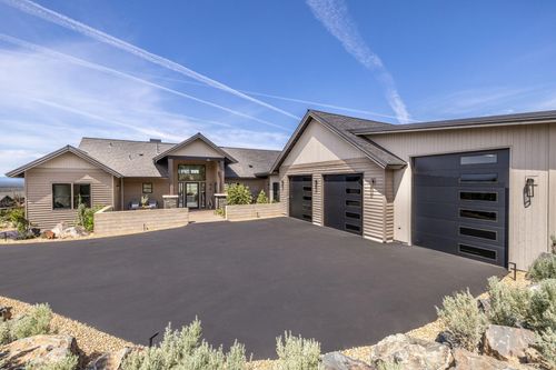16302 Sw Brasada Ranch Rd, Powell Butte, OR, 97753-0426 | Card Image