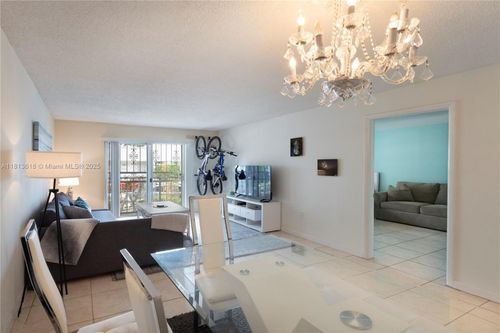 10x-855 Euclid Ave, Miami Beach, FL, 33139-0812 | Card Image