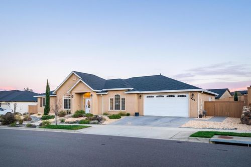 469 Belvedere Dr, Redding, CA, 96003-5243 | Card Image