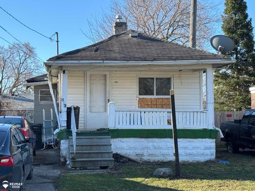 805 Vermilya Ave, Flint, MI, 48507-1726 | Card Image