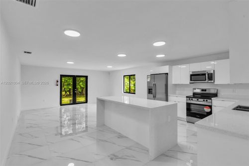 152 Nw 18th St, Homestead, FL, 33030-3217 | Card Image