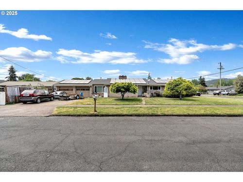 136 Ne Ash St, Sheridan, OR, 97378-1401 | Card Image