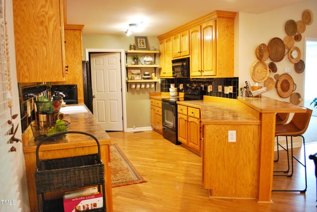 15 Kitchen | Image 15