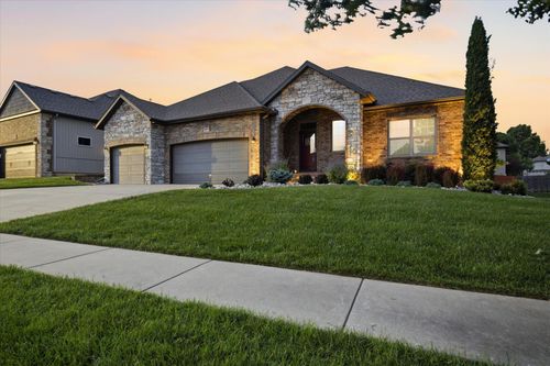 597 E Selby Dr, Nixa, MO, 65714-8396 | Card Image