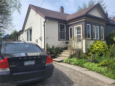 321 Charlton Ave W, House other with 3 bedrooms, 1 bathrooms and 2 parking in Hamilton ON | Image 2