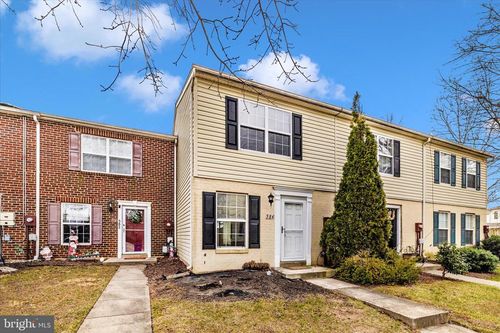 584 Cotswold Ct, FREDERICK, MD, 21703-6183 | Card Image