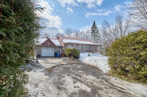 220 Rue Des Éperviers, Chertsey, QC, J0K3K0 | Card Image