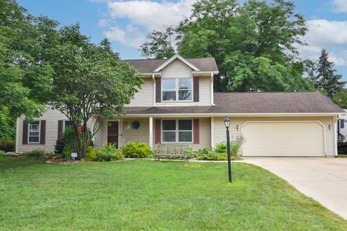 14615 W Fairfield Drive, New Berlin, WI, 53151 | Card Image