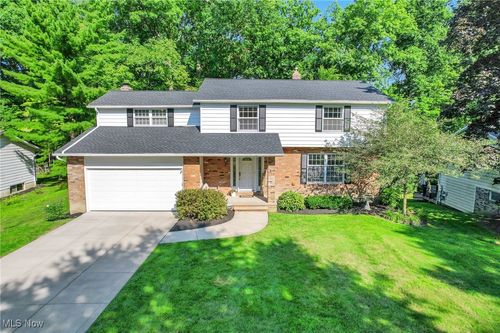 38120 Fox Run Dr, Solon, OH, 44139-2531 | Card Image