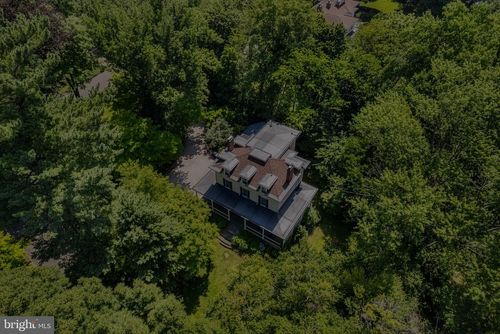 8864 Towanda St, PHILADELPHIA, PA, 19118-3628 | Card Image