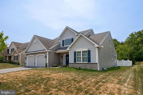 10 Merganser Dr, Reading, PA, 19608-9073 | Card Image
