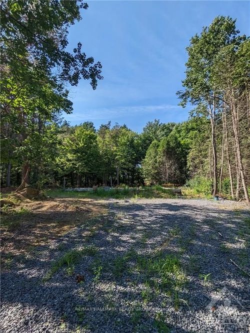 1405 St Felix Rd, Hammond, ON, K0A2A0 | Card Image