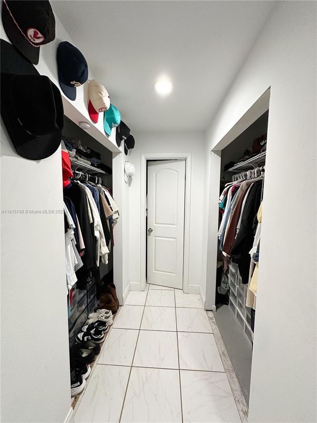 APT-902 - 5975 Sw 137 Th Ave, Townhouse with 2 bedrooms, 3 bathrooms and null parking in Miami FL | Image 13