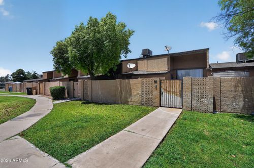 81-3646 N 67th Ave, Phoenix, AZ, 85033-4545 | Card Image