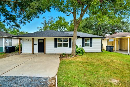 507 E Dumble St, Alvin, TX, 77511-3632 | Card Image