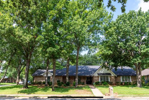 3801 Welwyn Way Dr, Bedford, TX, 76021-2507 | Card Image