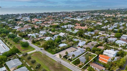777 Broad Ave S, NAPLES, FL, 34102-7325 | Card Image