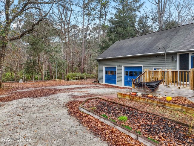 Driveway / Garage / Side Deck | Image 45